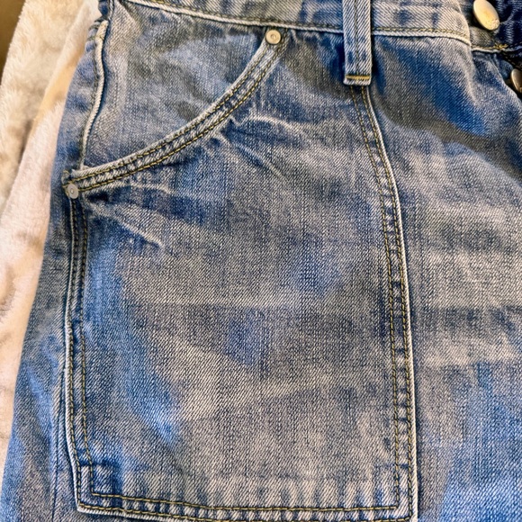 GAP Blue Jean Shorts Sexy Boyfriend Button-Fly Classic Distressed Style Size 8 - Picture 6 of 10
